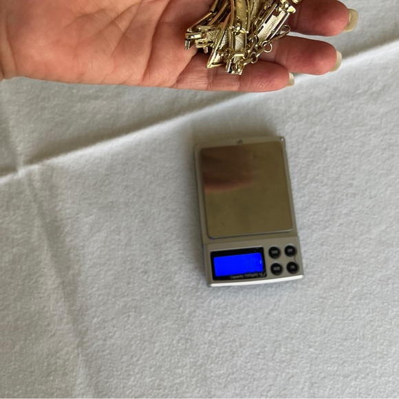 Vintage Coro brush finish, light gold tone necklace, Makers mark on clasp - Picture 9 of 10